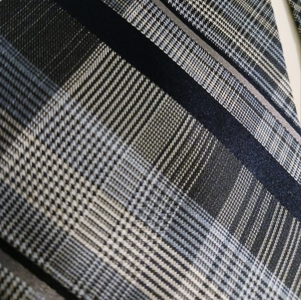 Tie - Picture 4 of 5